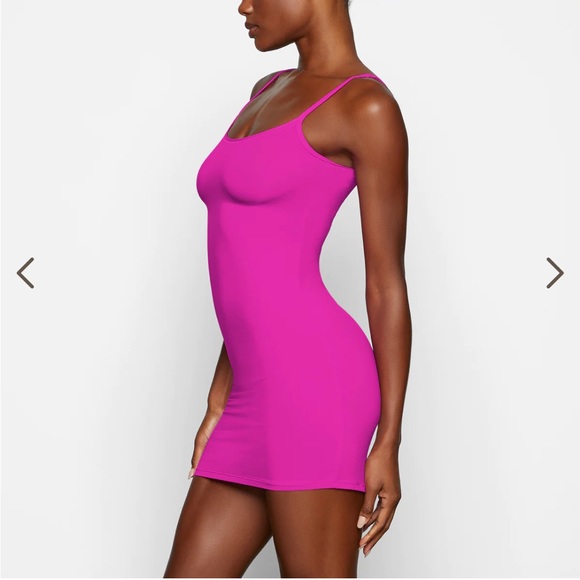 SKIMS Fits Everybody Slip Dress - Picture 3 of 7